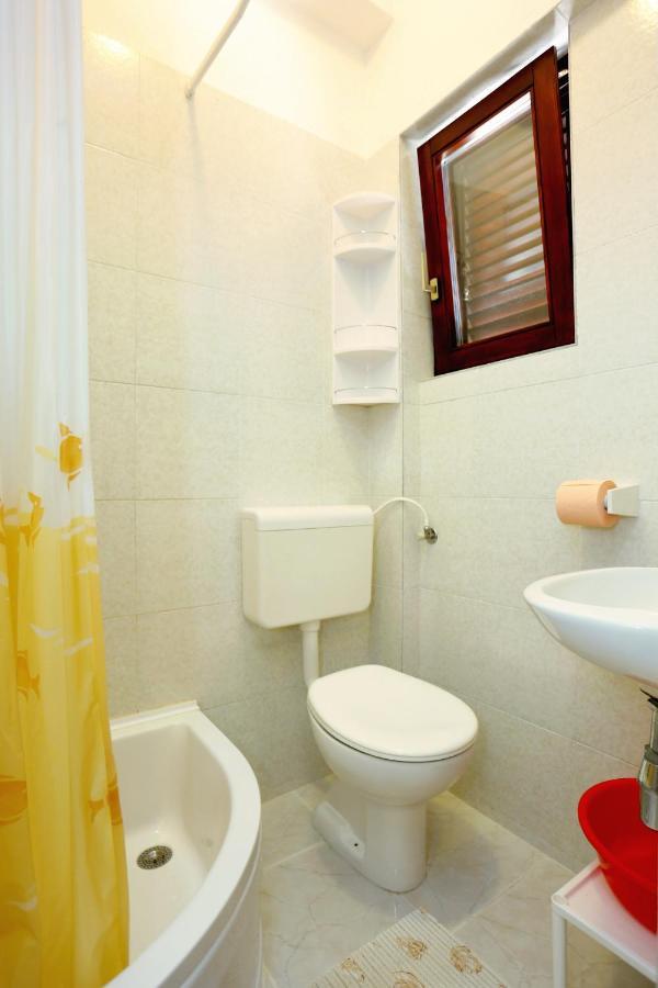 Studio Razanj 10373a Rogoznica  Luaran gambar